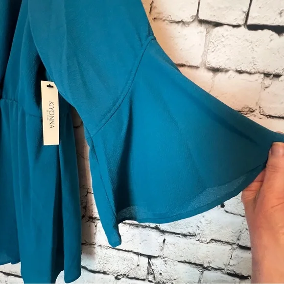 Kiyonna Blouse 3/4 bell sleeves 3X - Picture 5 of 7